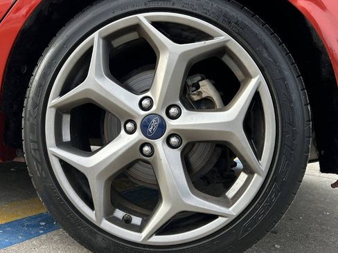 Used 2018 Ford Focus ST w/ Equipment Group 401A image 48