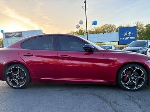 Used 2022 Alfa Romeo Giulia Veloce AWD/4WD image 8
