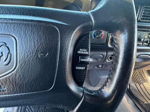 Used 2002 Dodge Ram 2500 Truck SLT Quad Cab Long Bed 2WD image 31