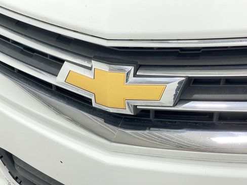 Used 2017 Chevrolet Impala LT FWD image 32