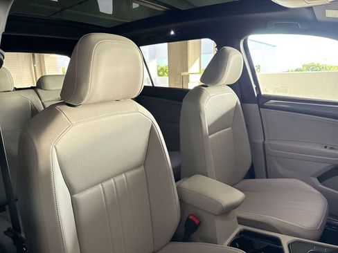 Certified 2024 Volkswagen Tiguan SE R-Line FWD image 27