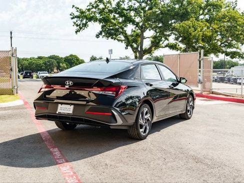 New 2025 Hyundai Elantra Sport FWD image 7