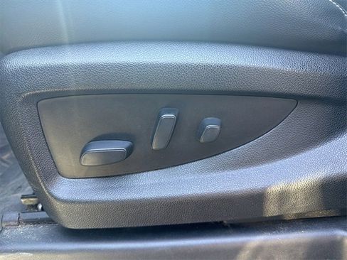 Used 2019 GMC Yukon XL SLT w/ HD Trailering Package image 7