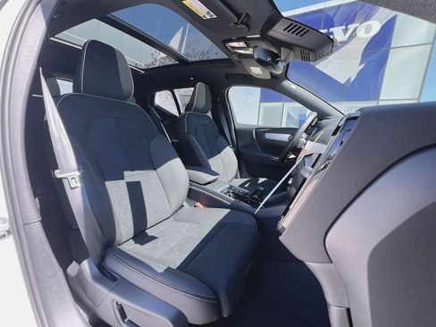 New 2026 Volvo XC40 B5 Ultra w/ Climate Package AWD/4WD image 27