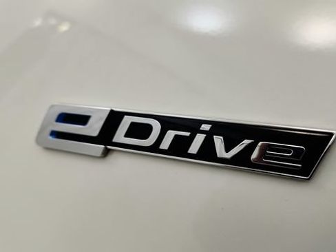 Used 2018 BMW 530e w/ M Sport Package 2 RWD image 31