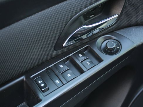 Used 2016 Chevrolet Cruze LT w/ Technology Package image 34