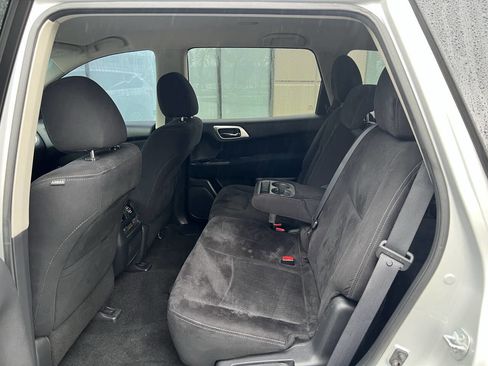 Used 2014 Nissan Pathfinder SV FWD image 11