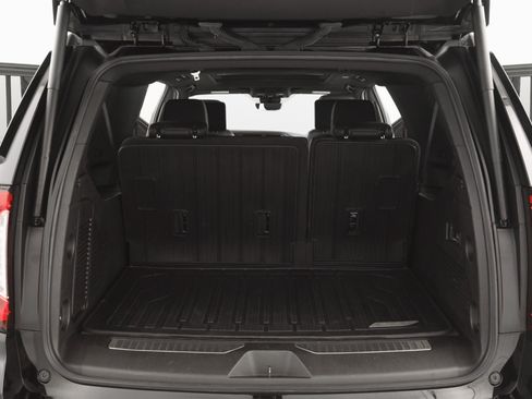 Used 2023 GMC Yukon XL Denali w/ Denali Reserve Package image 30