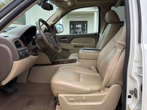Used 2012 Chevrolet Tahoe LTZ AWD/4WD image 9