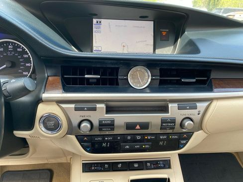 Used 2014 Lexus ES 350 w/ Luxury Package FWD image 14