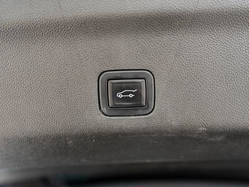 Used 2024 Chevrolet Suburban High Country AWD/4WD image 37