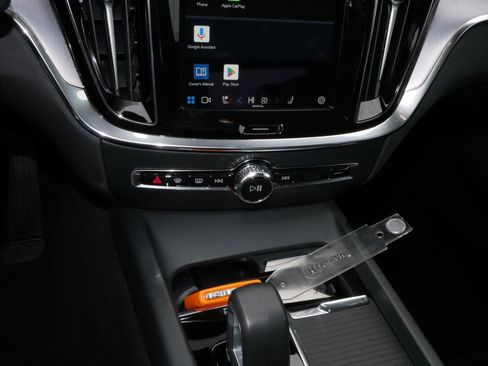 Used 2025 Volvo S60 B5 Core image 23