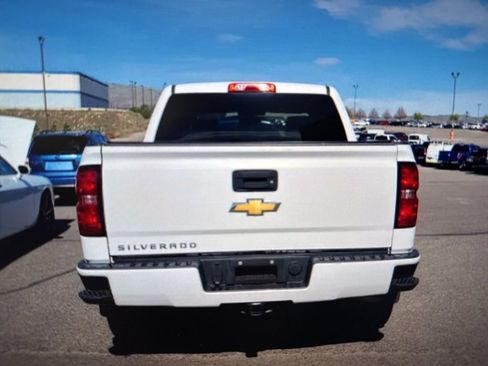 Used 2018 Chevrolet Silverado 1500 Custom w/ Custom Value Package image 4