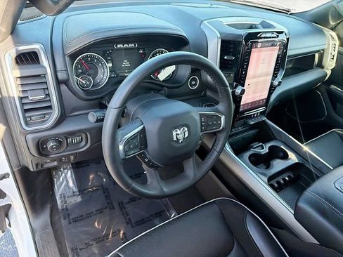 Used 2025 RAM 1500 Laramie AWD/4WD image 10