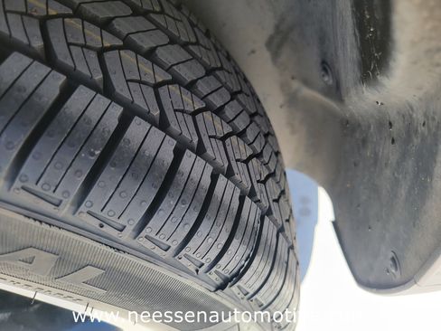 Used 2025 Chevrolet Trax RS w/ Driver Confidence Package image 31