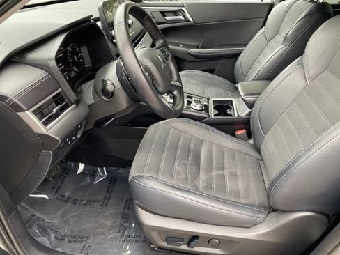 Used 2024 Mitsubishi Outlander 4WD Plug-In Hybrid image 10