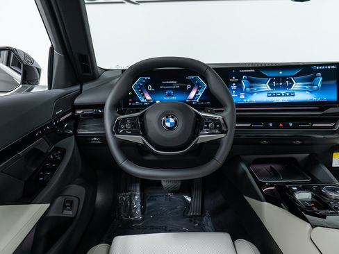 New 2026 BMW 530i xDrive w/ Premium Package image 17