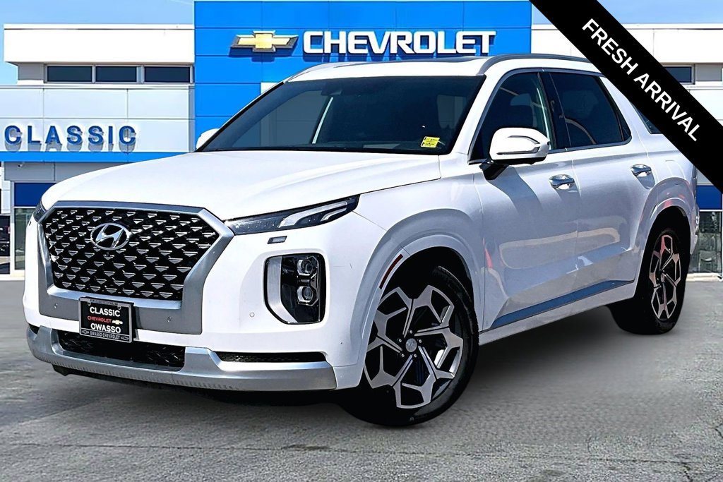 Used 2022 Hyundai Palisade Calligraphy w/ Cargo Package FWD image 2