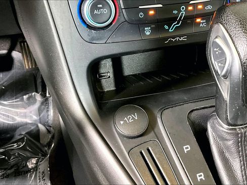 Used 2018 Ford Focus SEL image 32