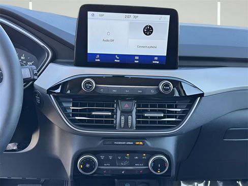 Used 2022 Ford Escape SE w/ Cold Weather Package image 8