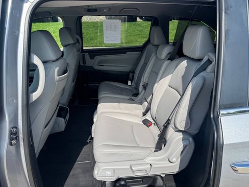 Used 2023 Honda Odyssey Touring image 12