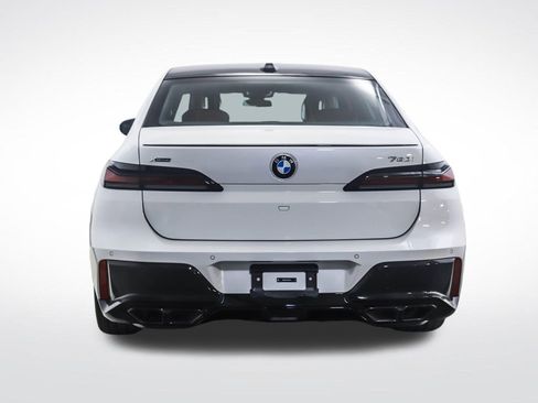Used 2025 BMW 760i xDrive AWD/4WD image 4