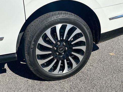 Used 2022 Lincoln Navigator L Black Label image 24