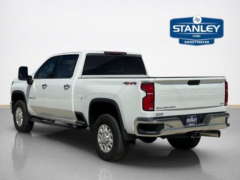 Used 2025 Chevrolet Silverado 2500 LTZ w/ LTZ Convenience Package AWD/4WD image 5