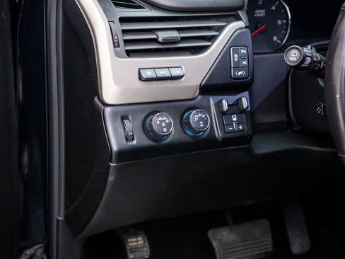 Used 2018 GMC Yukon Denali AWD/4WD image 20