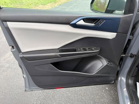 Used 2022 Volkswagen Taos SE image 12