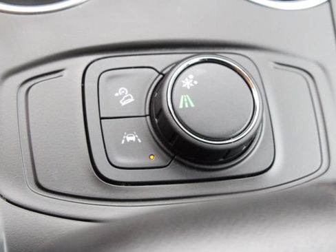 Used 2022 GMC Terrain SLE FWD image 24