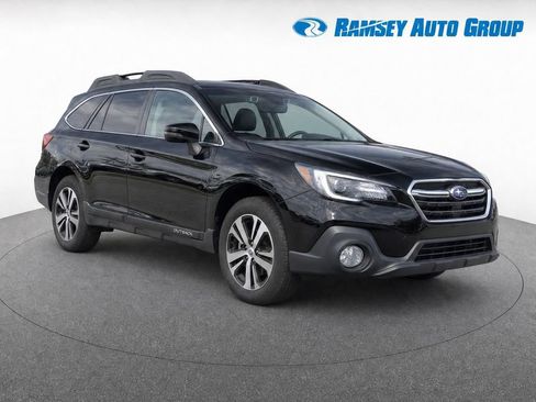 Used 2018 Subaru Outback 3.6R Limited AWD/4WD image 2
