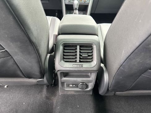 Used 2021 Volkswagen Tiguan SEL image 33