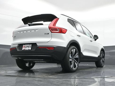 New 2026 Volvo XC40 B5 Ultra w/ Climate Package AWD/4WD image 39