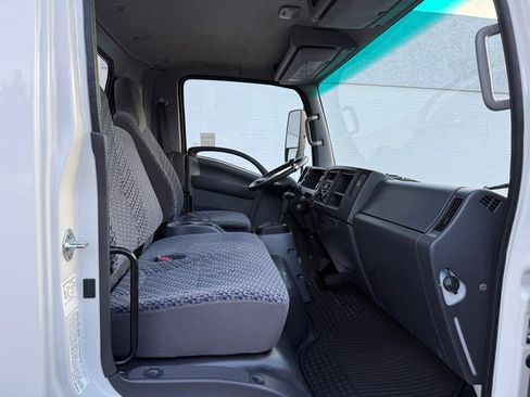 Used 2023 Isuzu NPR RWD image 25