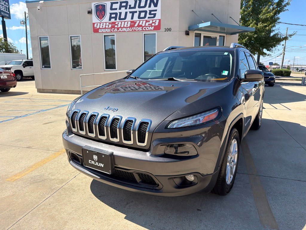 Used 2015 Jeep Cherokee Latitude w/ Cold Weather Group AWD/4WD image 2