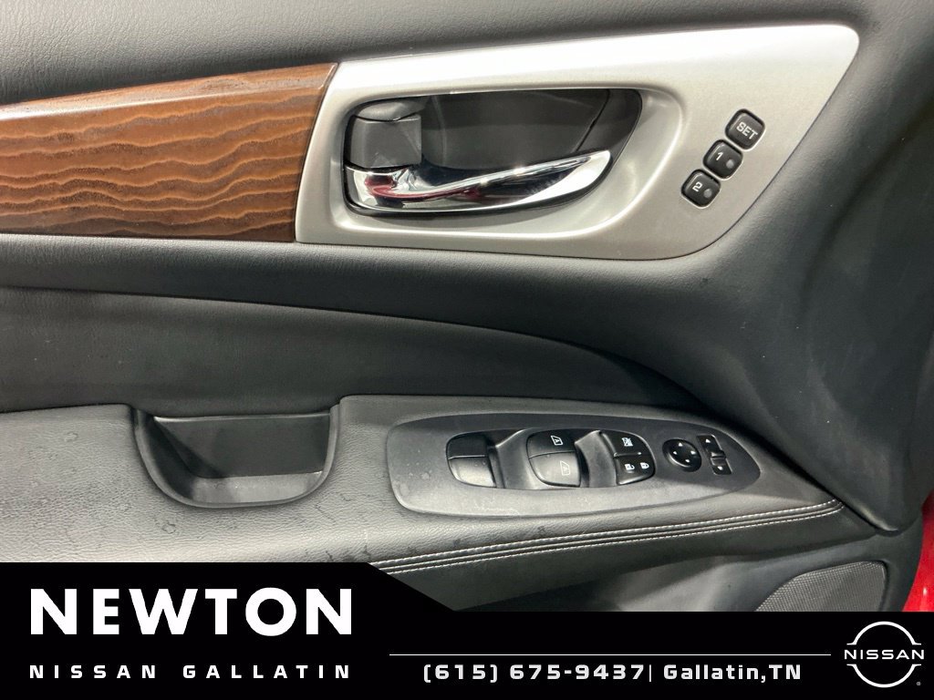 Used 2020 Nissan Pathfinder Platinum AWD/4WD image 35
