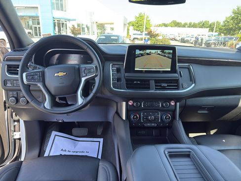 Used 2024 Chevrolet Suburban LT image 26