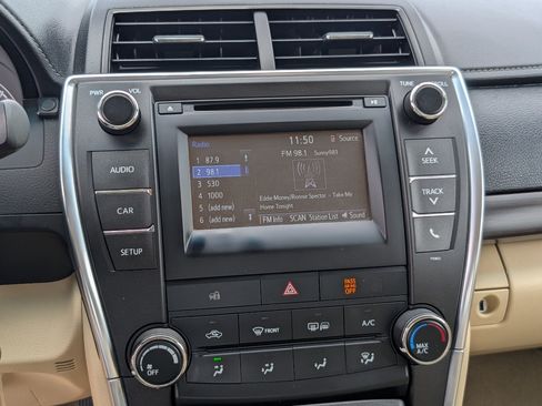 Used 2015 Toyota Camry LE FWD image 17