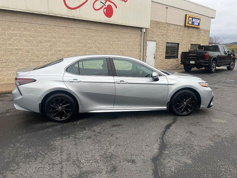Used 2021 Toyota Camry SE image 14