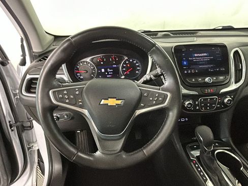 Used 2022 Chevrolet Equinox Premier AWD/4WD image 17