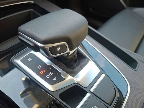 Certified 2024 Audi Q5 e Premium w/ Convenience Package image 12