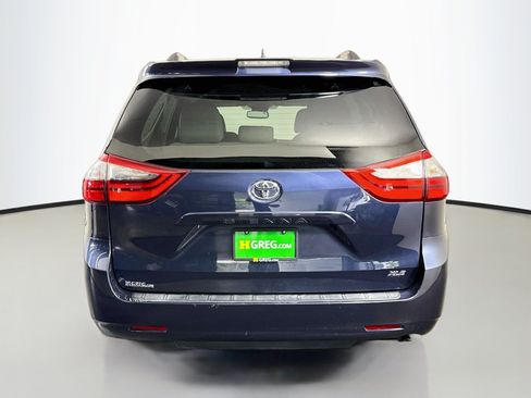 Used 2020 Toyota Sienna XLE FWD image 8