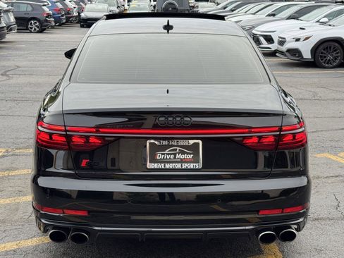 Used 2022 Audi S8 AWD/4WD image 11