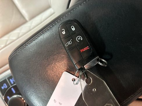 Used 2020 Jeep Grand Cherokee Summit image 22