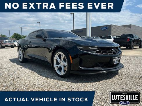 Used 2022 Chevrolet Camaro LT image 1