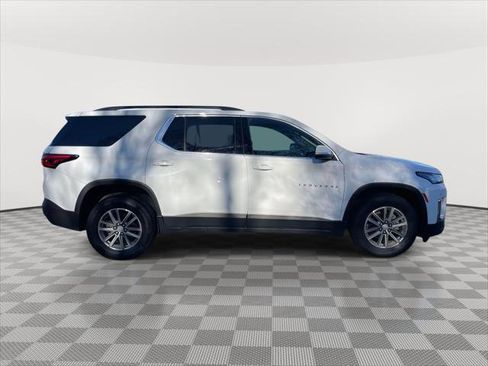 Used 2023 Chevrolet Traverse LT image 8