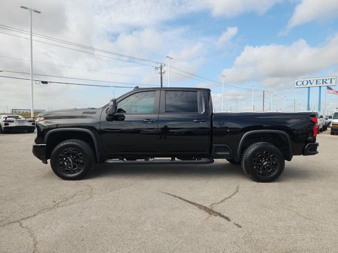 Used 2024 Chevrolet Silverado 2500 LT w/ Midnight Edition AWD/4WD image 4