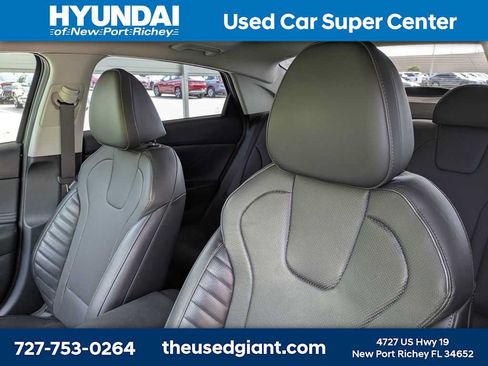 Certified 2023 Hyundai Elantra Limited FWD image 7