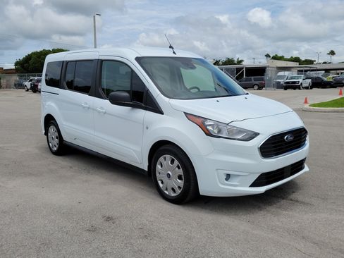 Used 2023 Ford Transit Connect XLT FWD image 3